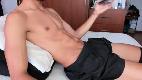 Diego lat online show from February 12, 2025, 6:19 pm