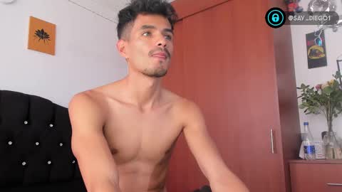 Diego lat online show from February 20, 2025, 8:58 pm