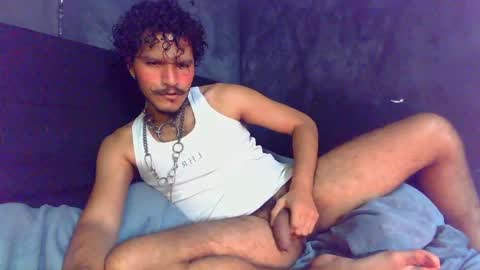 diemond_latinx98 online show from April 11, 2026, 5:39 pm