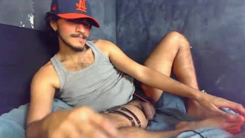 diemond_latinx98 online show from April 15, 2026, 12:34 pm