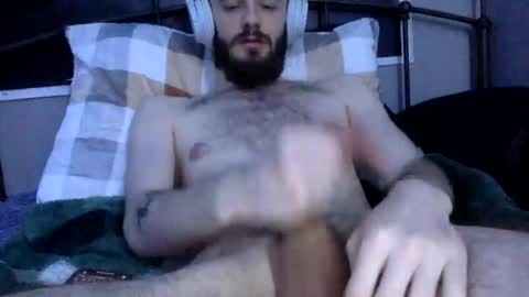 Snapshot of digbicknik chatting on February 23, 2025, 9:55 am digbicknik online show from February 23, 2025, 9:55 am