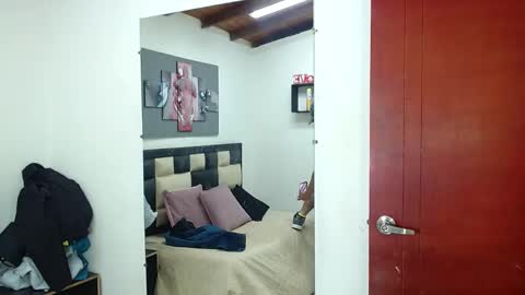 Snapshot of diiego_xxx chatting on January 12, 2025, 7:42 pm diiego_xxx online show from January 12, 2025, 7:42 pm