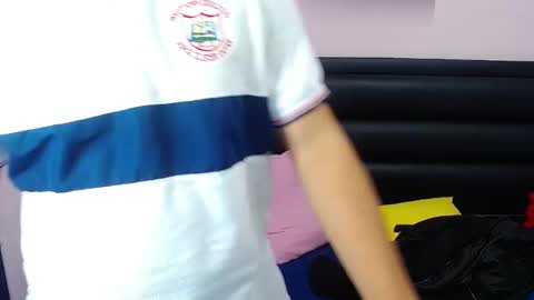 Snapshot of diiego_xxx chatting on February 21, 2025, 4:40 am diiego_xxx online show from February 21, 2025, 4:40 am