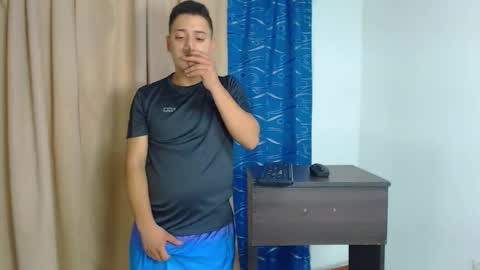 Snapshot of diiego_xxx chatting on March 12, 2025, 12:04 pm diiego_xxx online show from March 12, 2025, 12:04 pm
