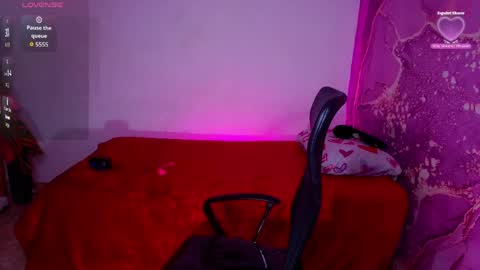 diiosa_latina online show from June 4, 2026, 8:15 pm