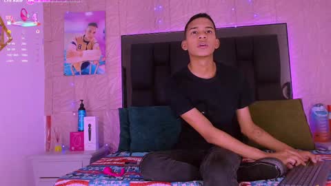 Snapshot of dilam_alfonzo chatting on September 20, 2025, 8:32 pm Dilan online show from September 20, 2025, 8:32 pm