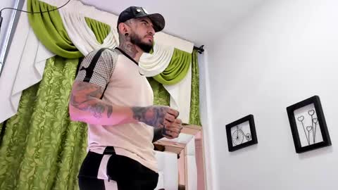 dilan_scootk_ online show from March 2, 2025, 11:18 am