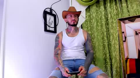 dilan_scootk_ online show from November 17, 2025, 11:27 am