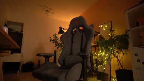 Snapshot of dilanmoritz chatting on December 27, 2024, 8:28 pm Dilan  online show from December 27, 2024, 8:28 pm