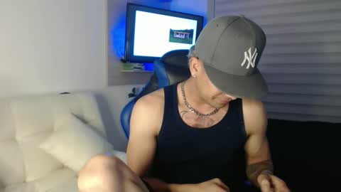 dilanxxx8888 online show from January 7, 2026, 3:53 am