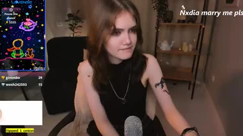 Dilara online show from September 27, 2025, 2:33 pm