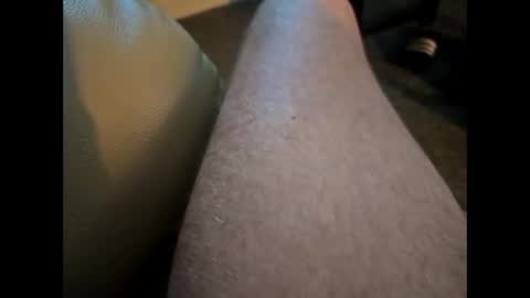 Snapshot of dilf232323 chatting on September 21, 2025, 6:48 am Dilf online show from September 21, 2025, 6:48 am