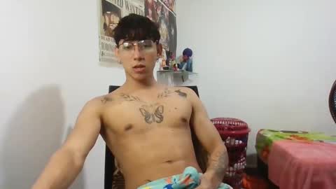 Snapshot of dillom420 chatting on January 15, 2025, 5:29 am dillom420 online show from January 15, 2025, 5:29 am