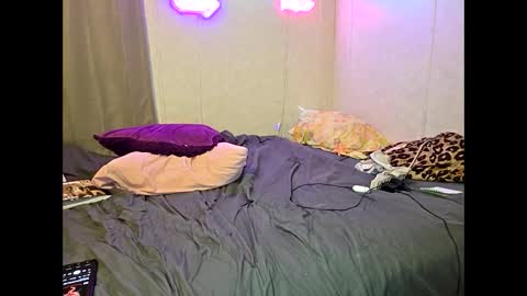 Sofie online show from March 28, 2026, 7:08 am