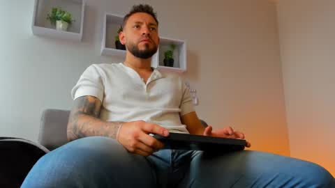 Angel Dimitri online show from October 6, 2025, 8:17 pm