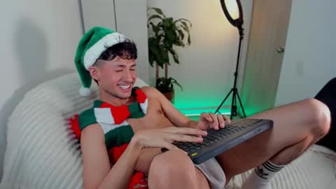 Snapshot of dimitri_targaryen chatting on December 21, 2024, 3:14 am Fabian online show from December 21, 2024, 3:14 am