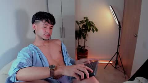 Snapshot of dimitri_targaryen chatting on January 8, 2025, 6:41 am Fabian online show from January 8, 2025, 6:41 am