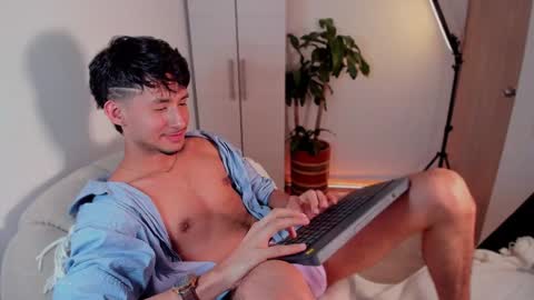Snapshot of dimitri_targaryen chatting on January 8, 2025, 11:32 am Fabian online show from January 8, 2025, 11:32 am