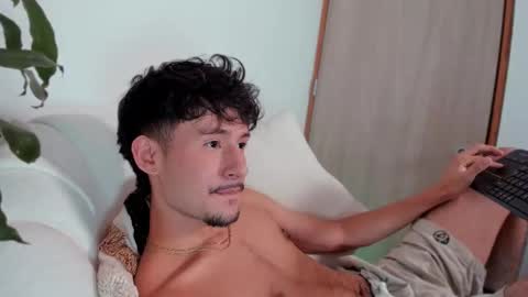 Snapshot of dimitri_targaryen chatting on February 20, 2025, 1:25 am Fabian online show from February 20, 2025, 1:25 am