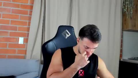 dimitricaruso online show from June 17, 2026, 2:36 am