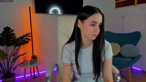 Snapshot of dina___fox chatting on April 11, 2026, 1:04 pm Dina Fox online show from April 11, 2026, 1:04 pm