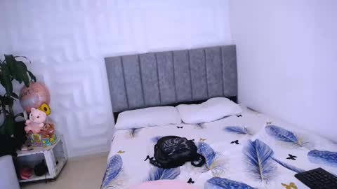 DINA online show from January 25, 2025, 5:19 pm