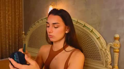 Dina and ill be glad to be here with you follow to me  online show from December 15, 2025, 8:51 am