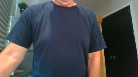 dinger524678 online show from May 14, 2026, 9:54 pm