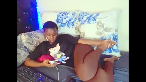 dinnydakrazx online show from October 7, 2025, 6:27 pm