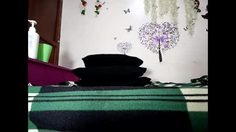 diora_squirt_juicy online show from November 30, 2025, 7:56 am