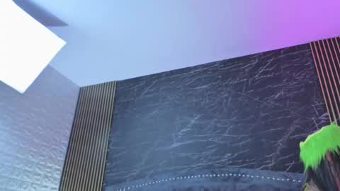 DIOSA online show from December 18, 2025, 8:59 pm