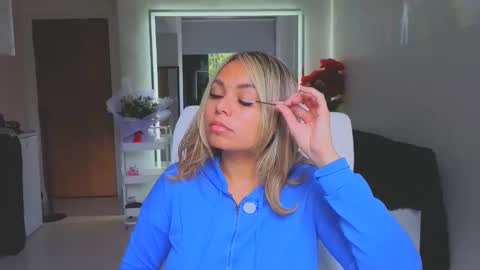 diosadeluniverso_ online show from February 10, 2026, 12:31 pm