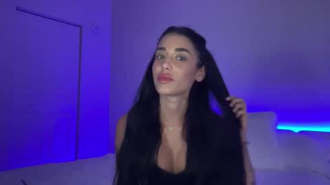 Snapshot of dirianyisabelx chatting on November 3, 2025, 10:21 pm Diriany Isabel online show from November 3, 2025, 10:21 pm