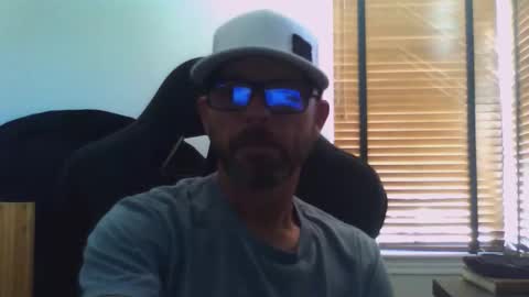 Snapshot of dirtrider15 chatting on October 29, 2025, 7:37 pm dirtrider15 online show from October 29, 2025, 7:37 pm