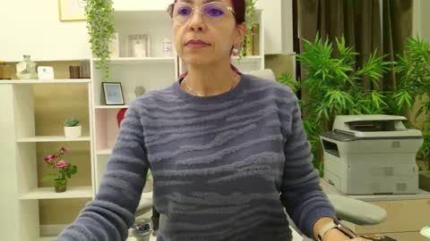 dirty_mature online show from November 6, 2025, 6:14 am