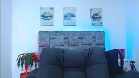 dirty model online show from September 17, 2025, 3:52 am