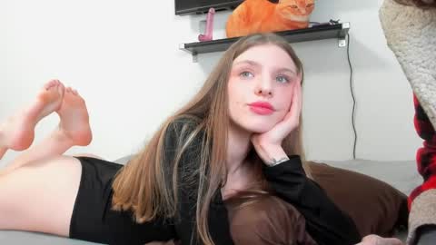 dirtycpl007 online show from April 20, 2026, 5:43 am