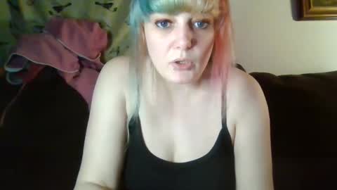 Crystal online show from January 15, 2026, 3:22 am