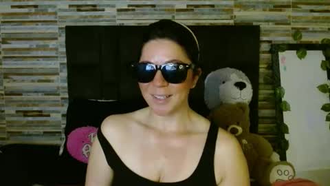 Snapshot of disneey2888 chatting on October 20, 2025, 2:28 pm disneey2888 online show from October 20, 2025, 2:28 pm