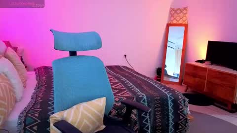 JASMINE online show from November 8, 2025, 4:01 am