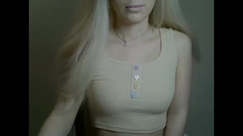 DitaMilton online show from December 21, 2024, 2:47 pm