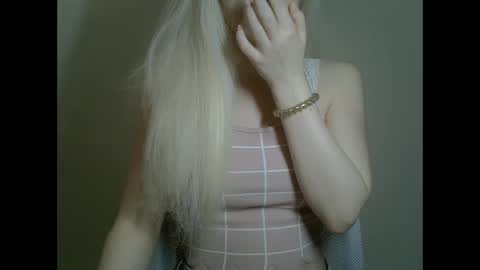 DitaMilton online show from February 27, 2025, 8:31 pm