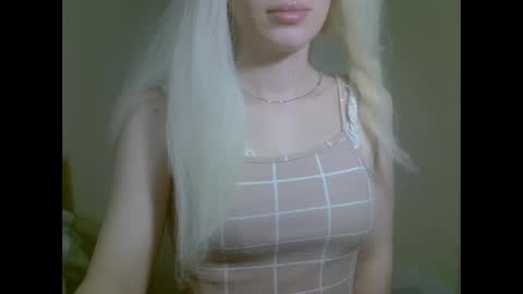 DitaMilton online show from September 10, 2025, 7:03 pm