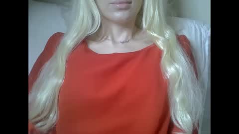 DitaMilton online show from December 22, 2025, 8:06 pm