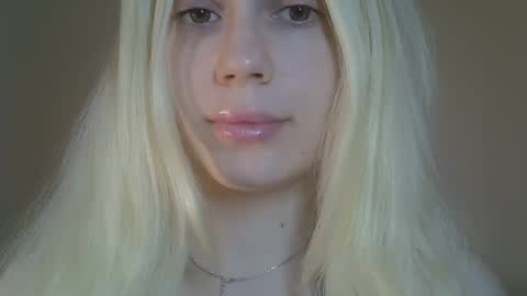 DitaMilton online show from April 1, 2026, 8:17 pm