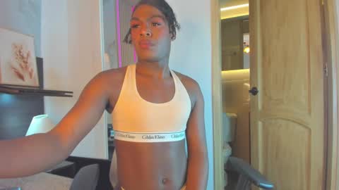 Snapshot of diva_kma chatting on February 22, 2025, 12:38 am Alejandra online show from February 22, 2025, 12:38 am