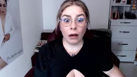 Diva online show from October 10, 2025, 11:26 pm