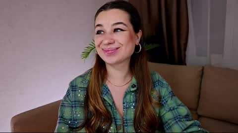 Tia online show from February 25, 2025, 8:41 pm