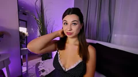 Tia online show from September 9, 2025, 9:25 pm