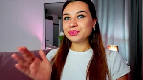 Tia online show from November 4, 2025, 3:38 am